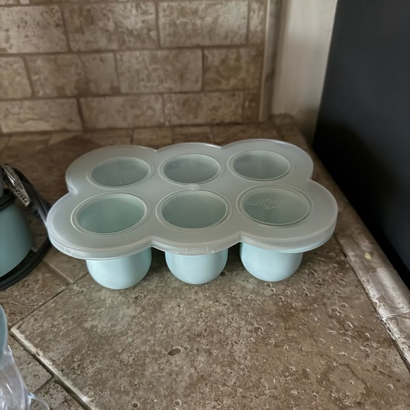 NutriBullet Baby Blue Food Prep System- great condition. Used - Picture 2 of 5